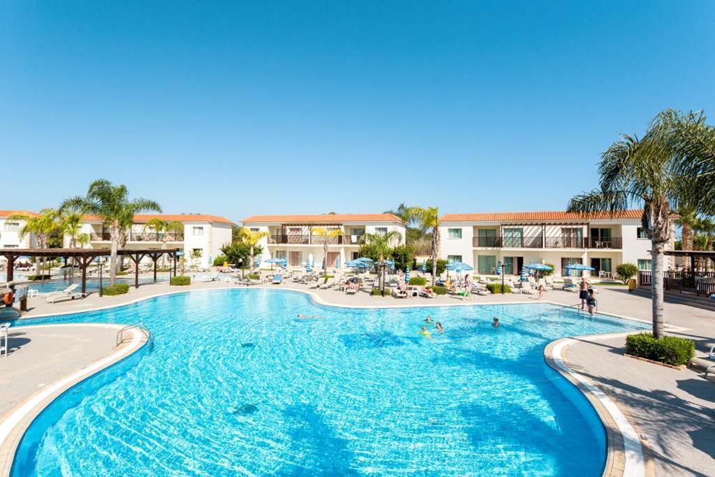 Tsokkos Paradise Village Complex